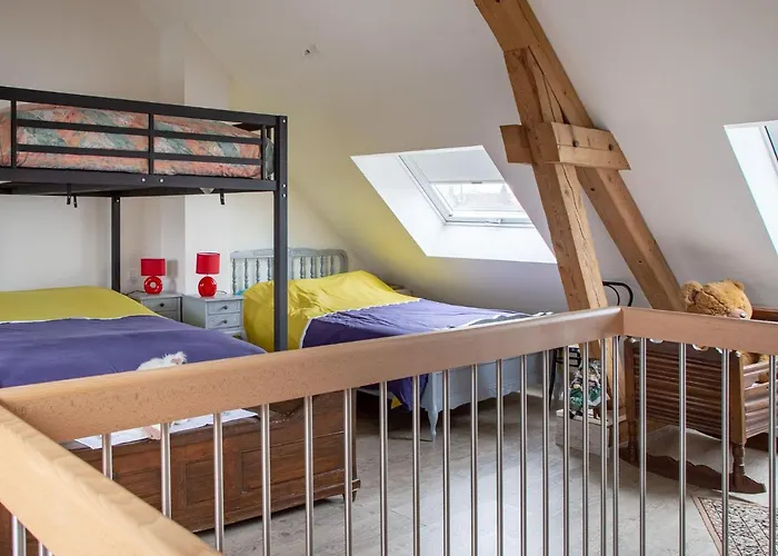 בית נופש Renovated With Enclosed Garden