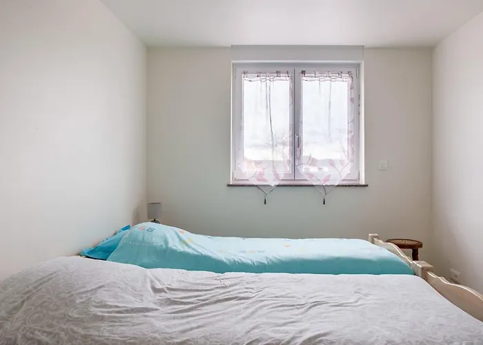 Renovated With Enclosed Garden בית נופש