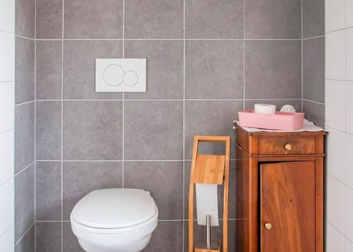 Renovated With Enclosed Garden *