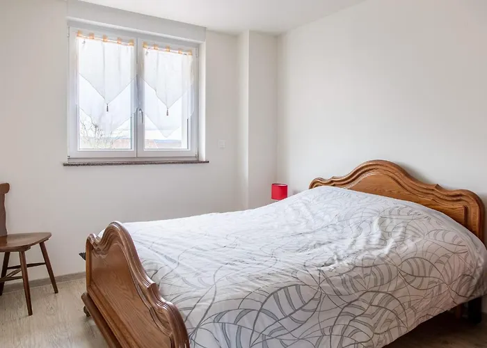 בית נופש Renovated With Enclosed Garden